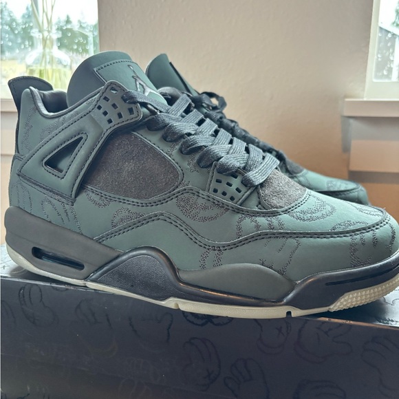 Jordan Other - Jordan Air Jordan 4 Retro KAWS Black/Clear Glow Box Label